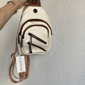 🌼 NWT Anthropology Cream Crossbody Sling Bag and lots of pockets Latmap Purse
